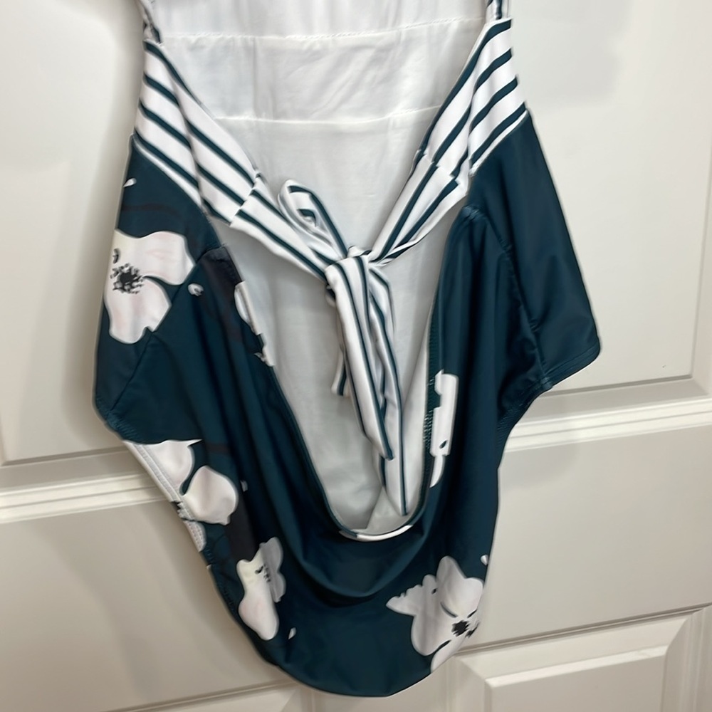 Stripped Floral One Piece Swimsuit Size XXL White Green Zip Tie Back - Picture 9 of 15